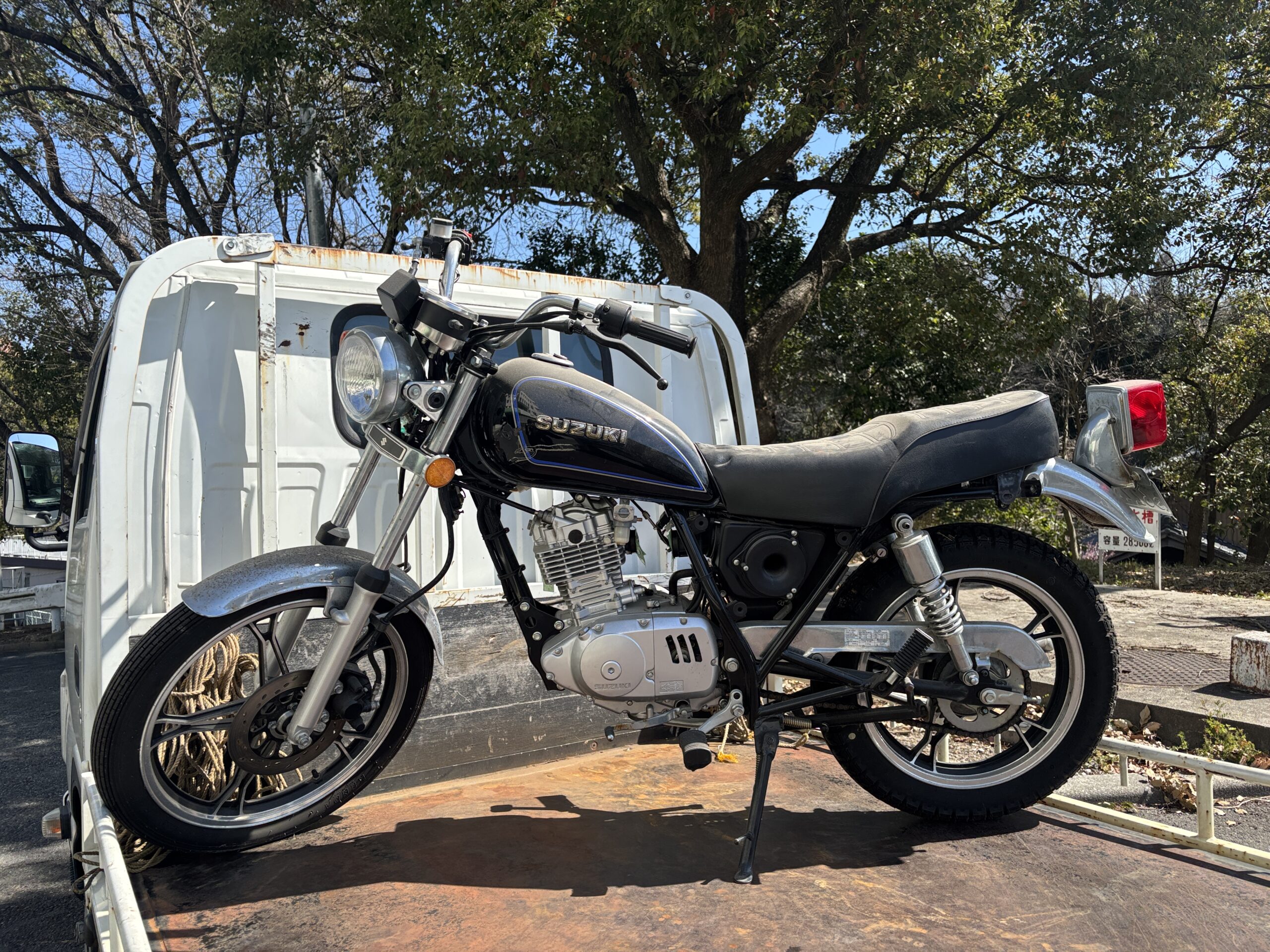 知多市長浦　ヤマハ125CCバイク　長年放置で動かないバイク